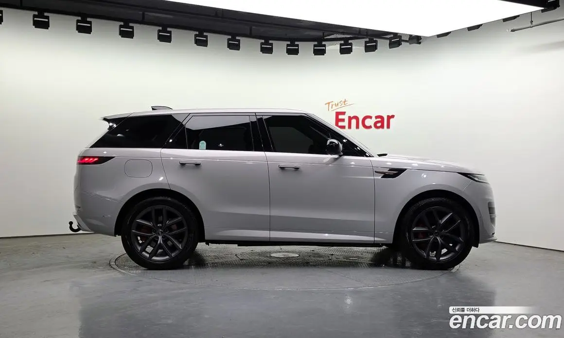 Land Rover Range Rover Sport 2025 3.0 автомат (гидро), фото 6