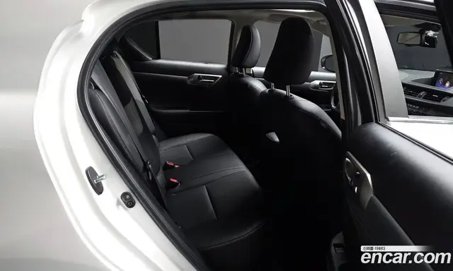 Lexus CT200h 2017 1.8 автомат (гидро), миниатюра 12