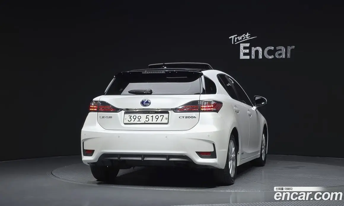 Lexus CT200h 2017 1.8 автомат (гидро), фото 4 Lexus CT200h 2017 1.8 автомат (гидро), фото 4
