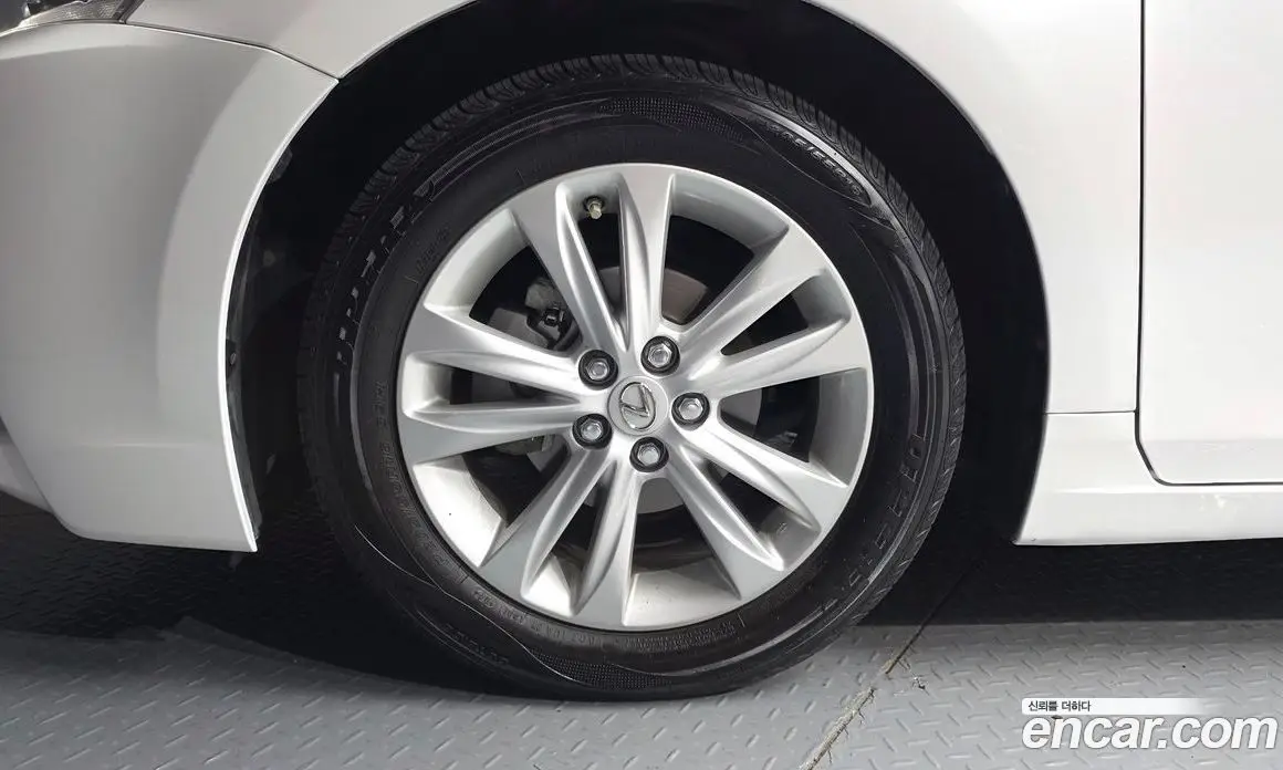 Lexus CT200h 2017 1.8 автомат (гидро), фото 5 Lexus CT200h 2017 1.8 автомат (гидро), фото 5