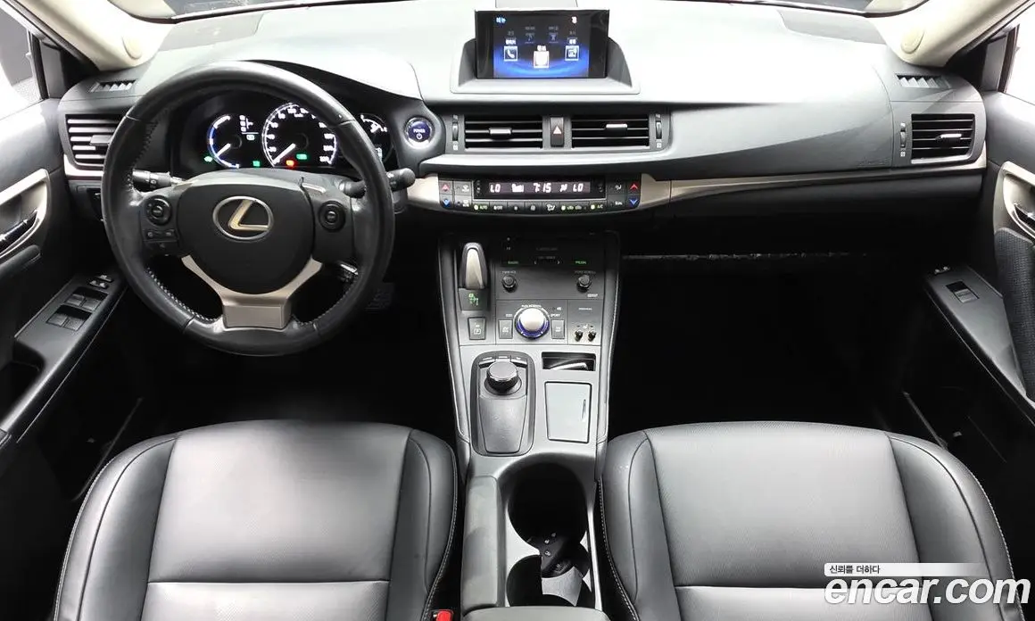 Lexus CT200h 2017 1.8 автомат (гидро), фото 7 Lexus CT200h 2017 1.8 автомат (гидро), фото 7