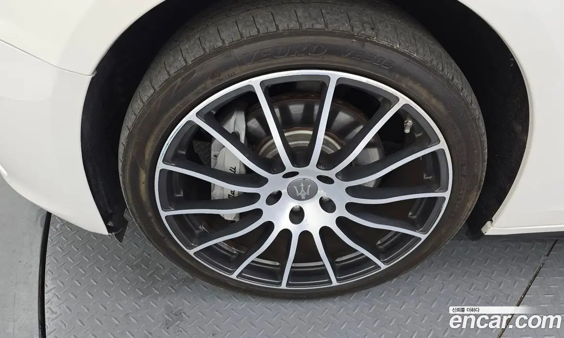 Maserati Ghibli 2015 3.0 автомат (гидро), фото 5 Maserati Ghibli 2015 3.0 автомат (гидро), фото 5