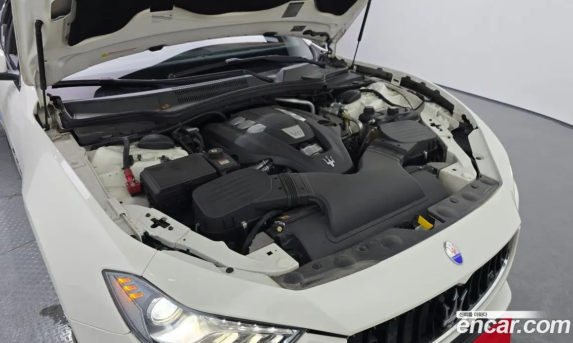 Maserati Ghibli 2015 3.0 автомат (гидро), фото 6 Maserati Ghibli 2015 3.0 автомат (гидро), фото 6