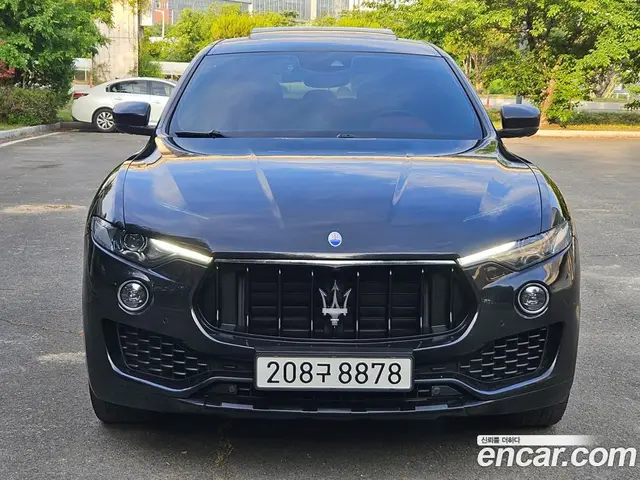 Maserati Levante 2017 3.0 автомат (гидро), миниатюра 1