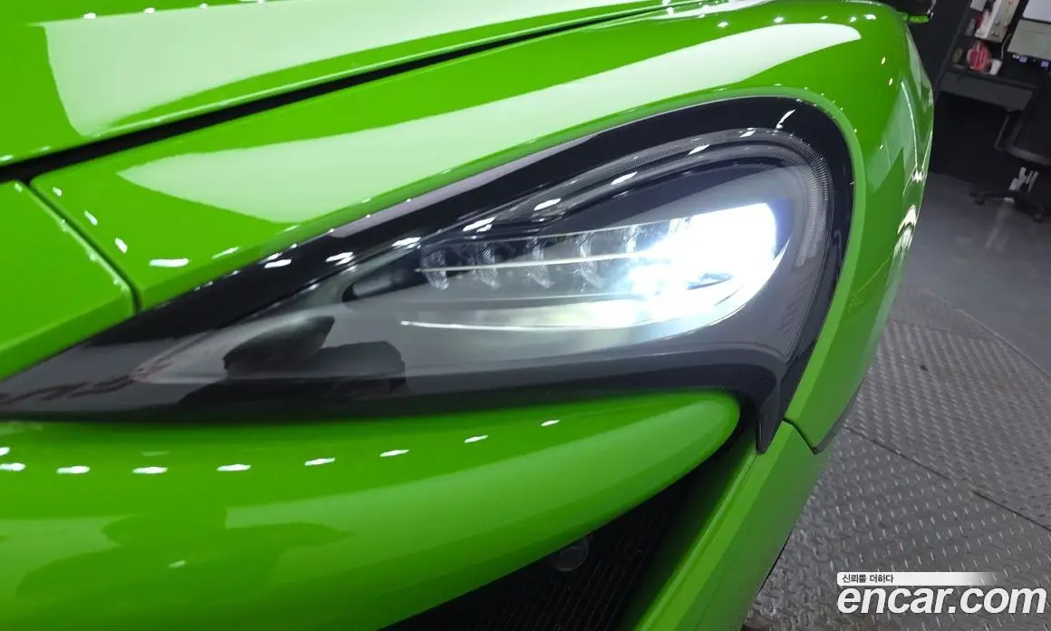 McLaren 570S 2016 3.8 автомат (гидро), фото 7 McLaren 570S 2016 3.8 автомат (гидро), фото 7
