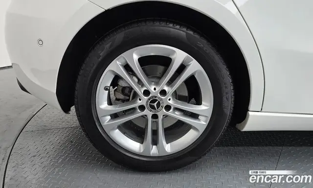 Mercedes-Benz A-Class 2024 2.0 гидро, миниатюра 5 Mercedes-Benz A-Class 2024 2.0 гидро, миниатюра 5