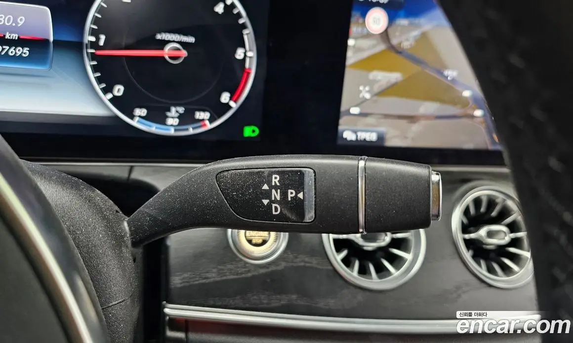 Mercedes-Benz E-Class 2017 1.9 гидро, фото 12 Mercedes-Benz E-Class 2017 1.9 гидро, фото 12