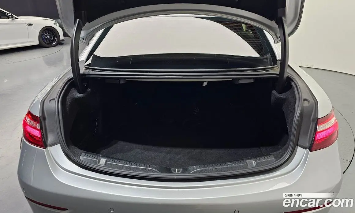 Mercedes-Benz E-Class 2017 1.9 гидро, фото 26 Mercedes-Benz E-Class 2017 1.9 гидро, фото 26