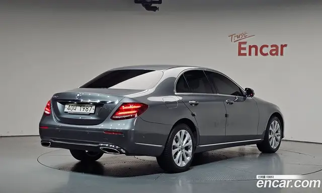 Mercedes-Benz E-Class, 2019, 54 319 км