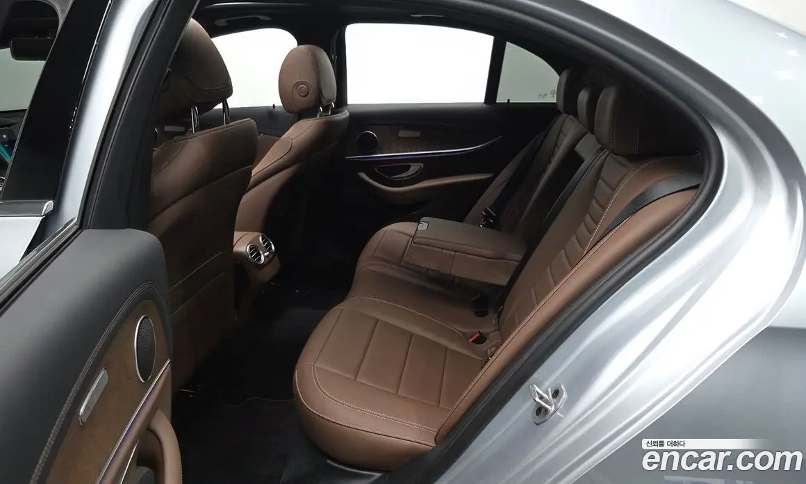 Mercedes-Benz E-Class 2022 2.0 гидро, фото 17 Mercedes-Benz E-Class 2022 2.0 гидро, фото 17