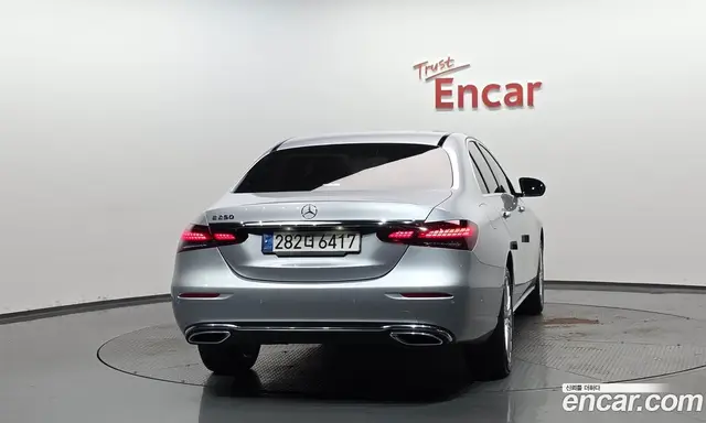 Mercedes-Benz E-Class 2022 2.0 гидро, миниатюра 4 Mercedes-Benz E-Class 2022 2.0 гидро, миниатюра 4