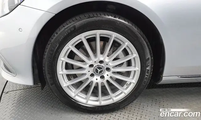 Mercedes-Benz E-Class 2022 2.0 гидро, миниатюра 5 Mercedes-Benz E-Class 2022 2.0 гидро, миниатюра 5
