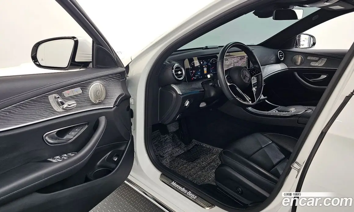 Mercedes-Benz E-Class 2023 2.0 гидро, фото 13