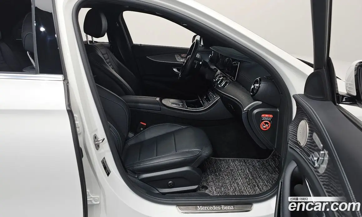 Mercedes-Benz E-Class 2023 2.0 гидро, фото 16