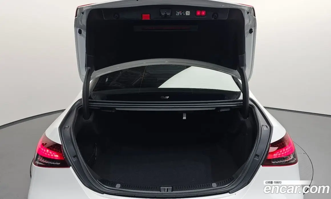 Mercedes-Benz E-Class 2023 2.0 гидро, фото 23