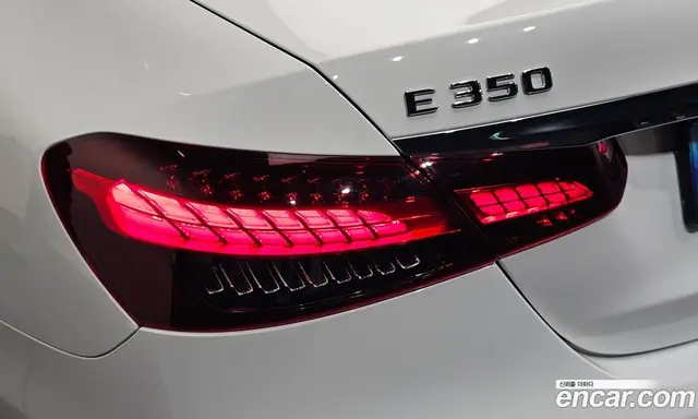 Mercedes-Benz E-Class 2023 2.0 гидро, миниатюра 9