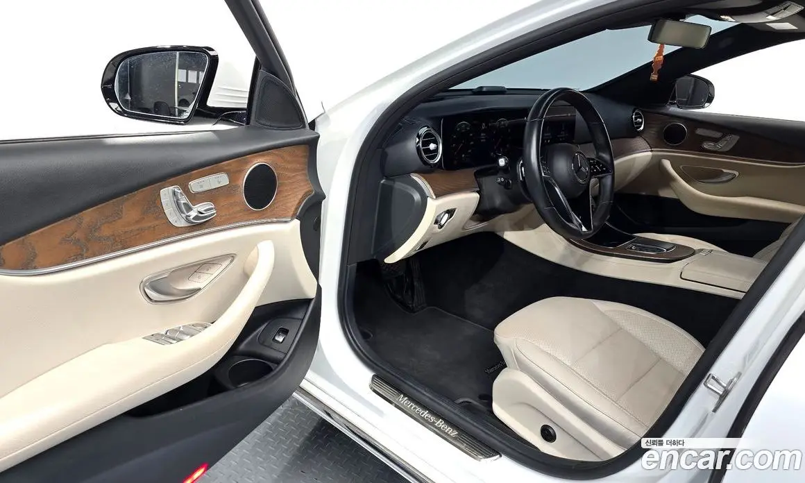 Mercedes-Benz E-Class 2023 2.0 гидро, фото 13