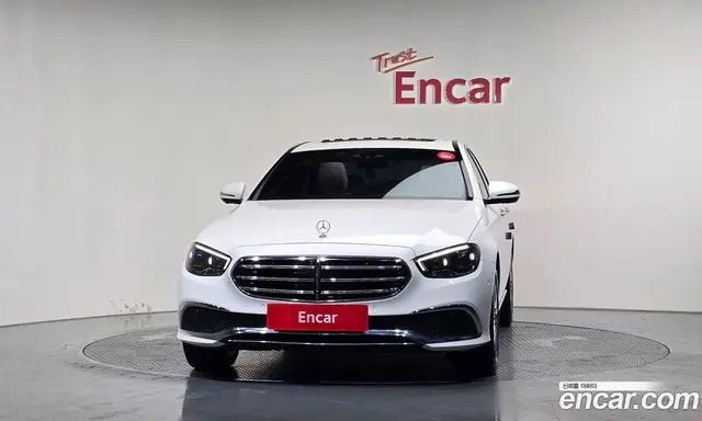 Mercedes-Benz E-Class 2023 2.0 гидро, миниатюра 3
