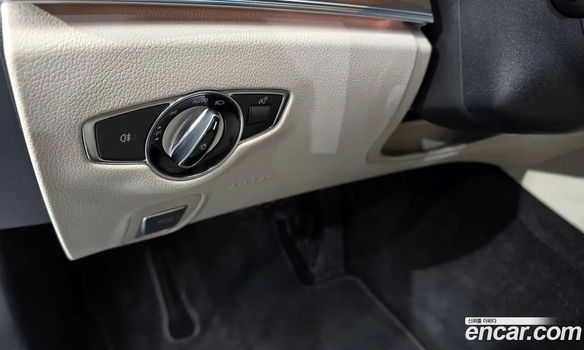 Mercedes-Benz E-Class 2023 2.0 гидро, фото 26