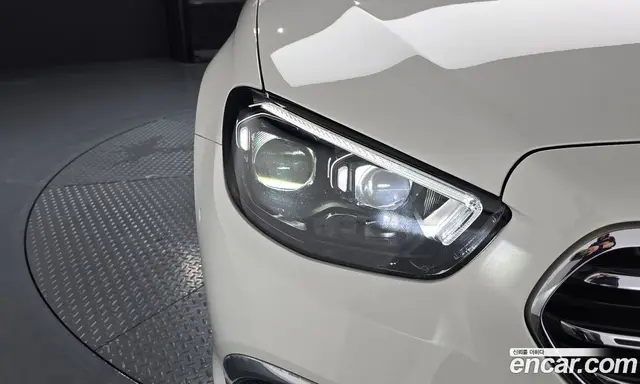 Mercedes-Benz E-Class 2023 2.0 гидро, миниатюра 8