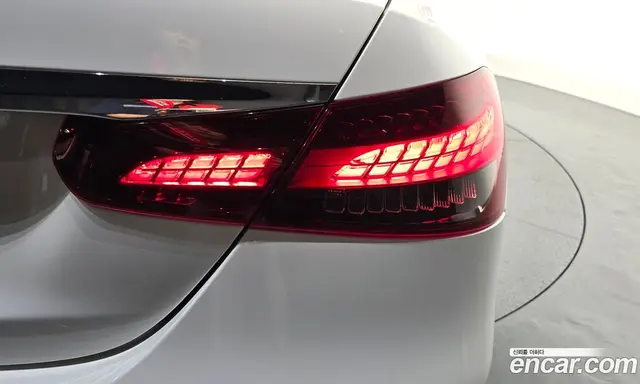 Mercedes-Benz E-Class 2023 2.0 гидро, миниатюра 9