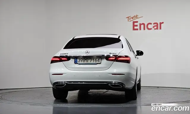 Mercedes-Benz E-Class 2023 2.0 гидро, миниатюра 4 Mercedes-Benz E-Class 2023 2.0 гидро, миниатюра 4