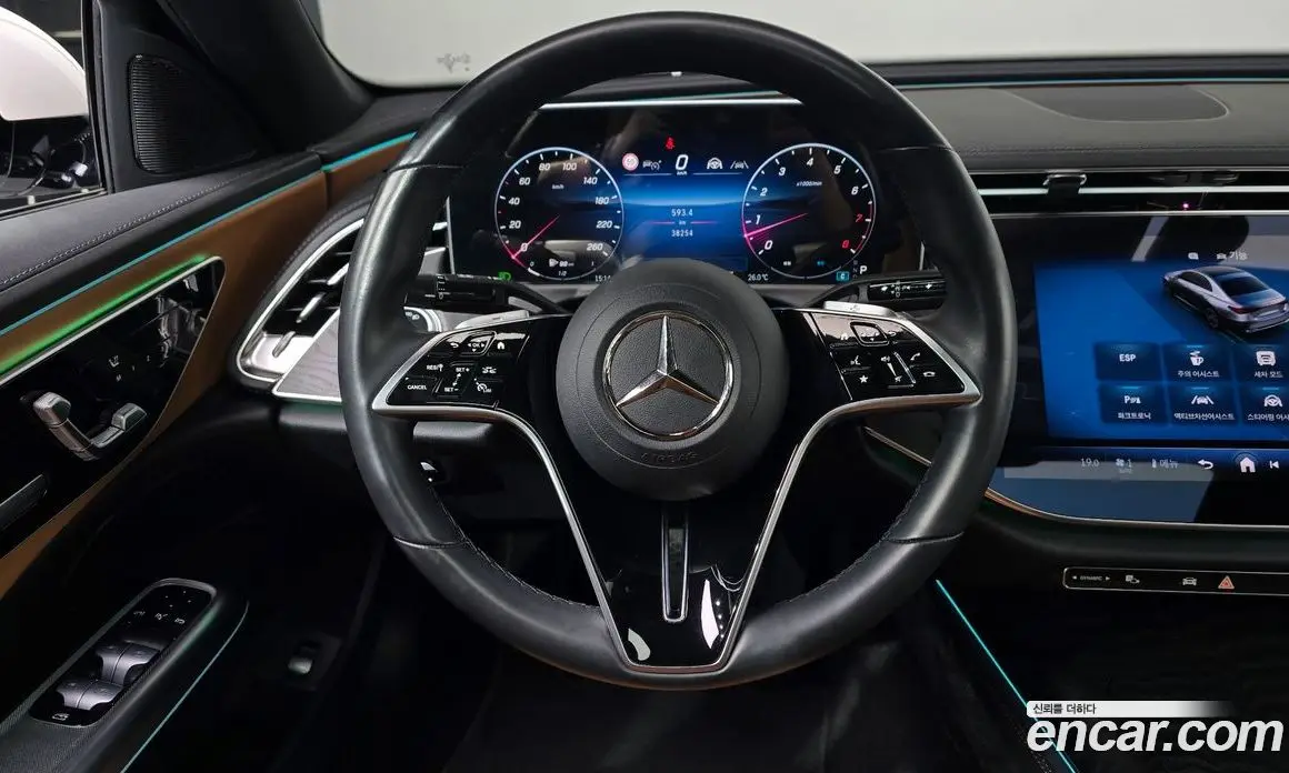 Mercedes-Benz E-Class 2024 2.0 гидро, фото 19