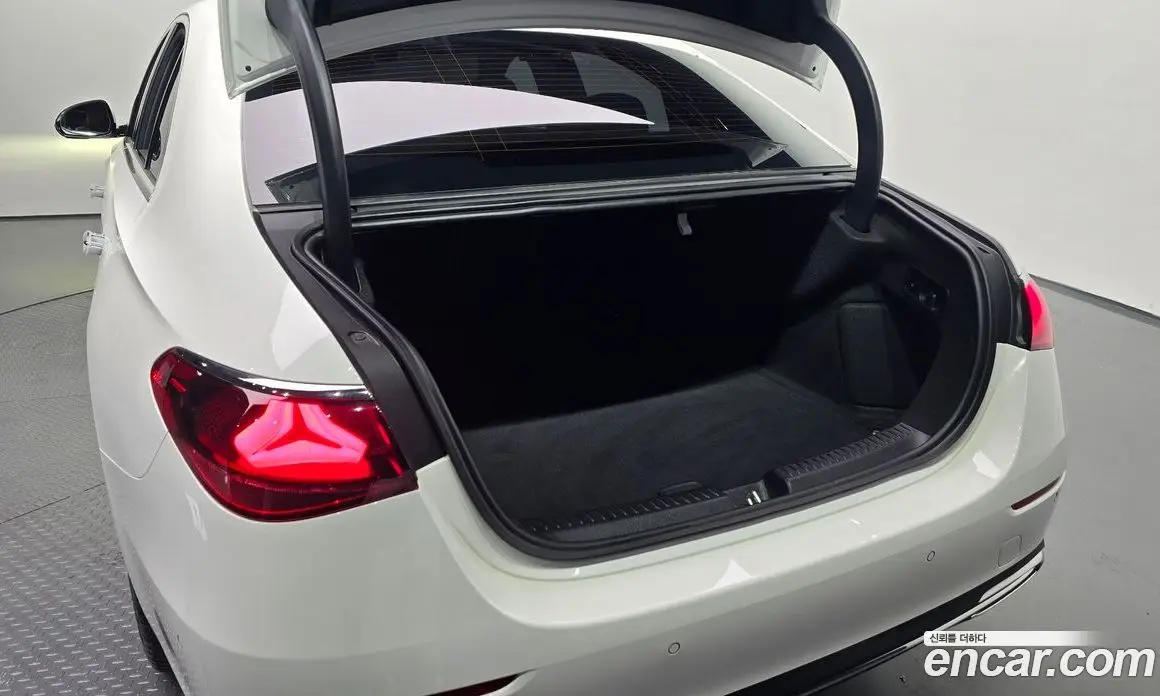 Mercedes-Benz E-Class 2024 2.0 гидро, фото 30