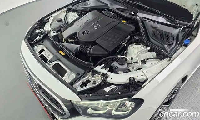 Mercedes-Benz E-Class 2024 2.0 гидро, миниатюра 6