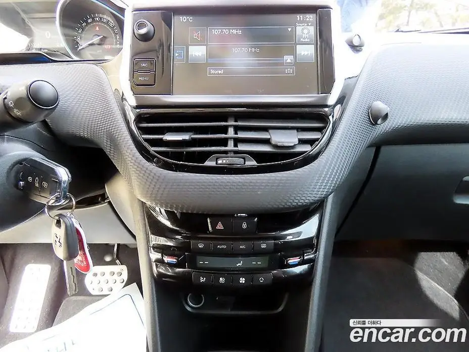 Peugeot 2008 2015 1.6 автомат (гидро), фото 14