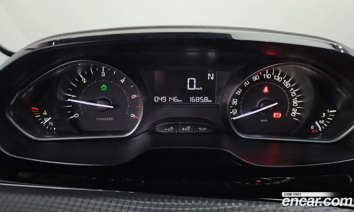 Peugeot 208 2018 1.6 автомат (гидро), фото 11