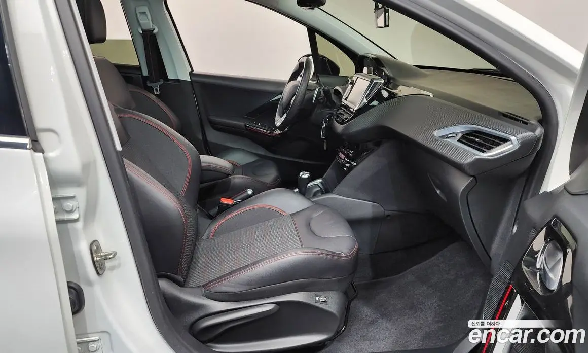 Peugeot 208 2018 1.6 автомат (гидро), фото 17