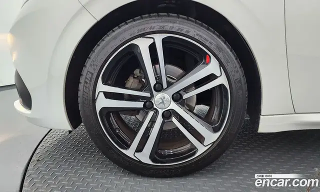 Peugeot 208 2018 1.6 автомат (гидро), миниатюра 5