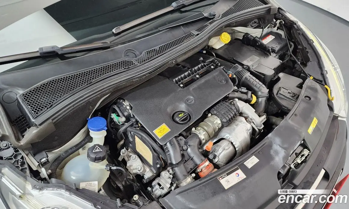 Peugeot 208 2018 1.6 автомат (гидро), фото 6