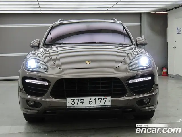 Porsche Cayenne 2012 4.8 автомат (гидро), миниатюра 2
