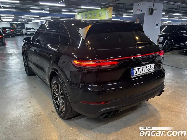 Porsche Cayenne 2019 3.0 автомат (гидро), миниатюра 2
