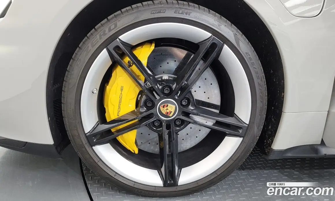 Porsche Taycan 2021 0.1 автомат (гидро), фото 5