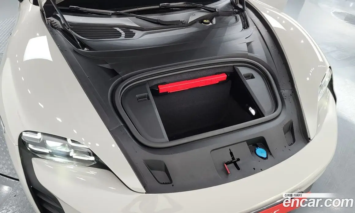 Porsche Taycan 2021 0.1 автомат (гидро), фото 6