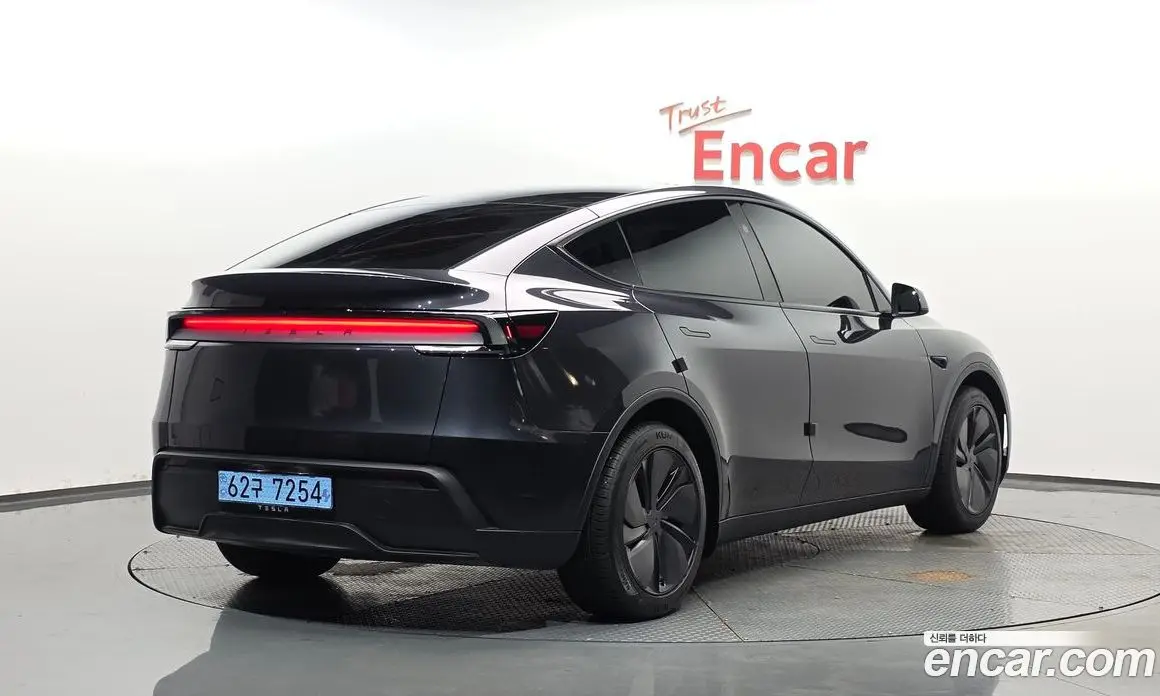 Tesla Model Y 2025 0.2 автомат (гидро), фото 1 Tesla Model Y 2025 0.2 автомат (гидро), фото 1