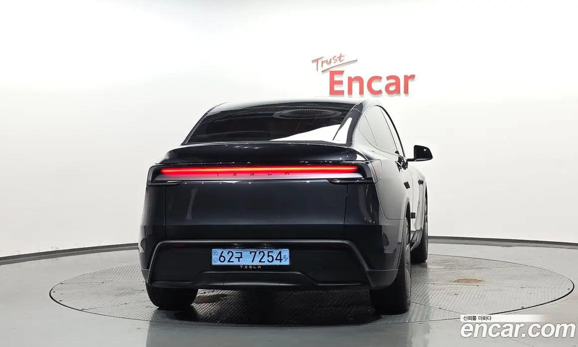 Tesla Model Y 2025 0.2 автомат (гидро), фото 3 Tesla Model Y 2025 0.2 автомат (гидро), фото 3
