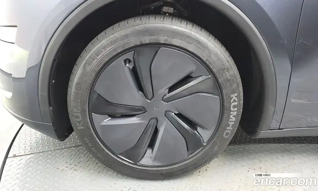 Tesla Model Y 2025 0.2 автомат (гидро), миниатюра 4 Tesla Model Y 2025 0.2 автомат (гидро), миниатюра 4
