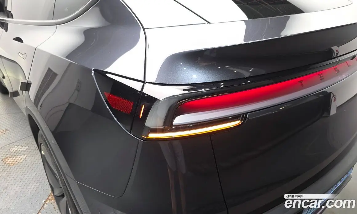 Tesla Model Y 2025 0.2 автомат (гидро), фото 8 Tesla Model Y 2025 0.2 автомат (гидро), фото 8