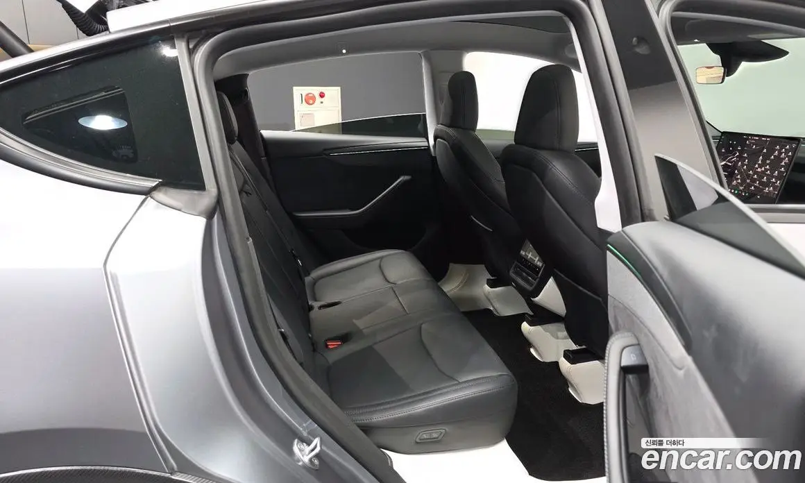 Tesla Model Y 2025 0.2 автомат (гидро), фото 17