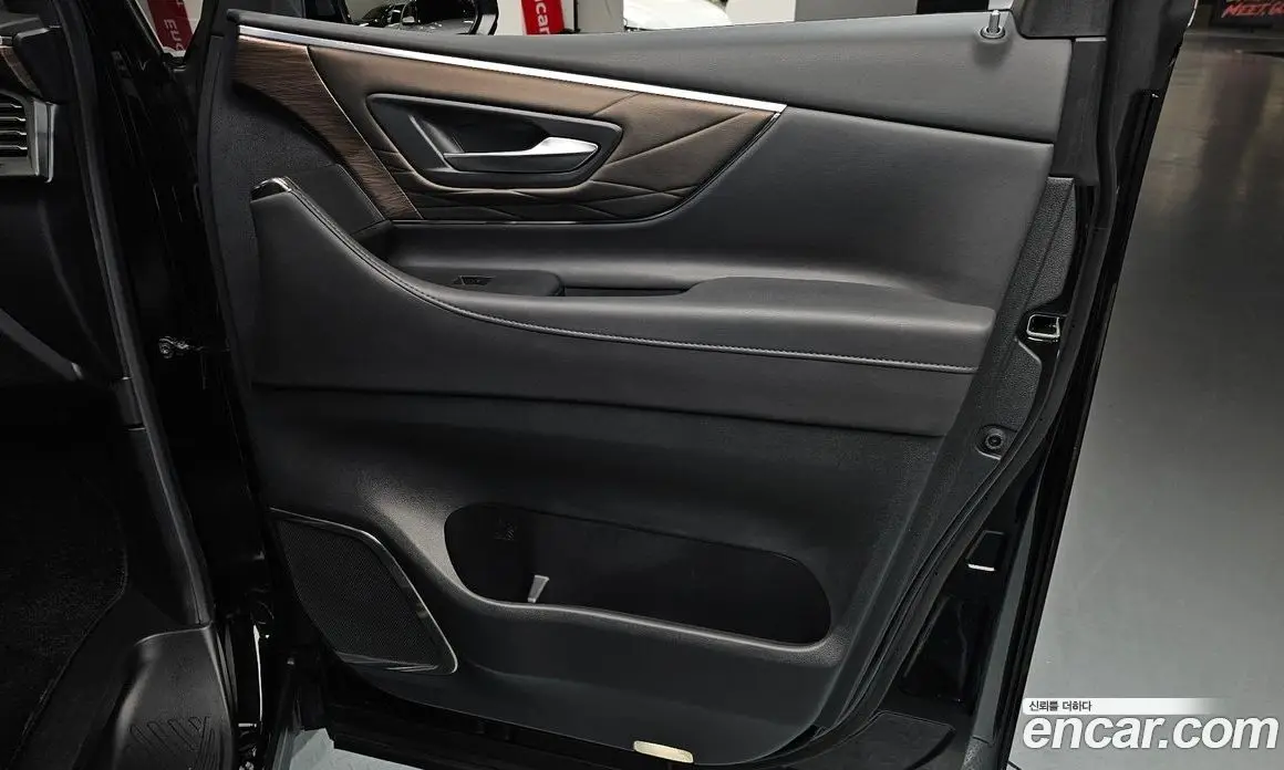 Toyota Alphard 2023 2.5 автомат (гидро), фото 15 Toyota Alphard 2023 2.5 автомат (гидро), фото 15