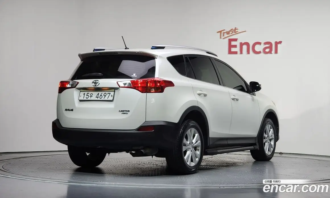 Toyota RAV4 2014 2.5 автомат (гидро), фото 2 Toyota RAV4 2014 2.5 автомат (гидро), фото 2
