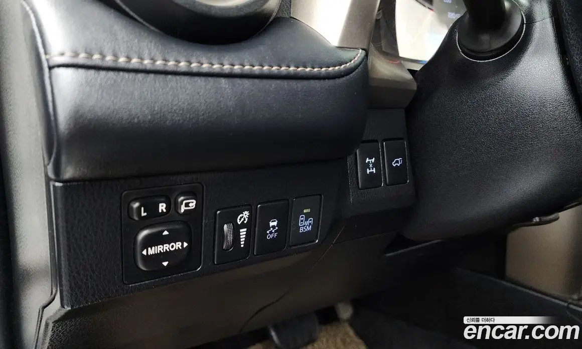 Toyota RAV4 2014 2.5 автомат (гидро), фото 16 Toyota RAV4 2014 2.5 автомат (гидро), фото 16