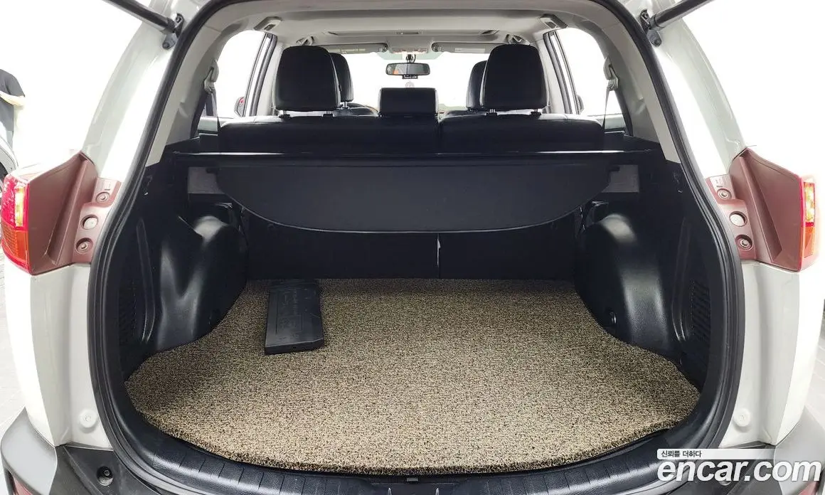 Toyota RAV4 2014 2.5 автомат (гидро), фото 20 Toyota RAV4 2014 2.5 автомат (гидро), фото 20