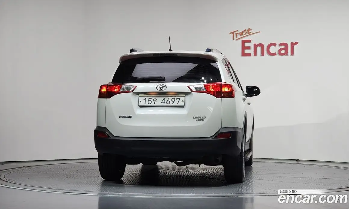 Toyota RAV4 2014 2.5 автомат (гидро), фото 4 Toyota RAV4 2014 2.5 автомат (гидро), фото 4