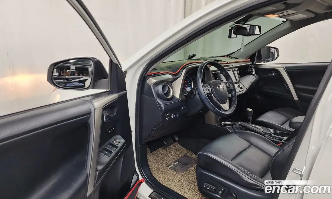 Toyota RAV4 2014 2.5 автомат (гидро), фото 10 Toyota RAV4 2014 2.5 автомат (гидро), фото 10