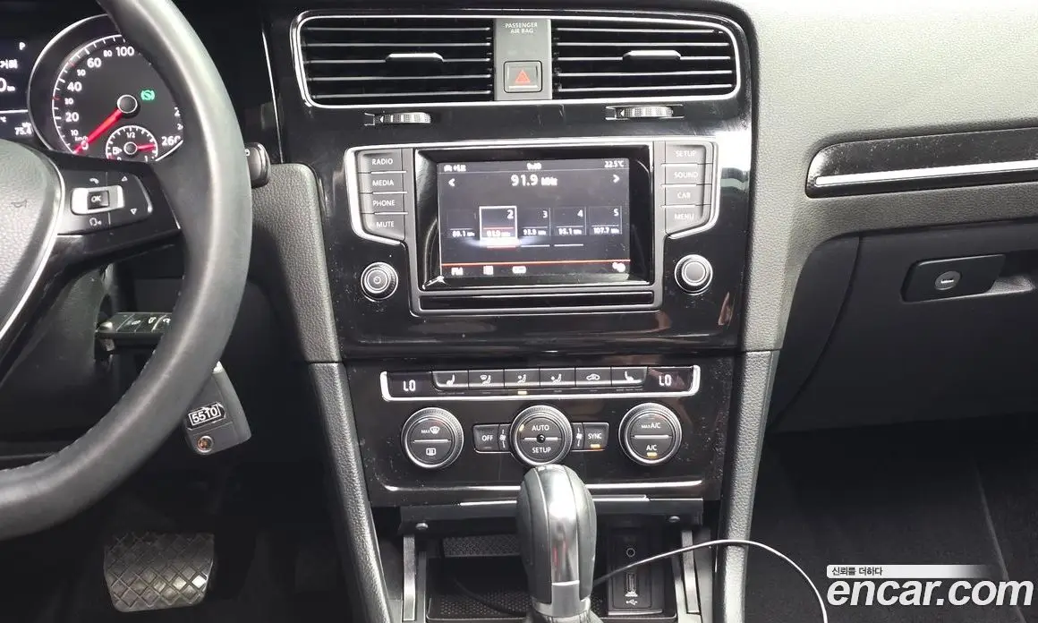 Volkswagen Golf 2014 2.0 автомат (гидро), фото 13